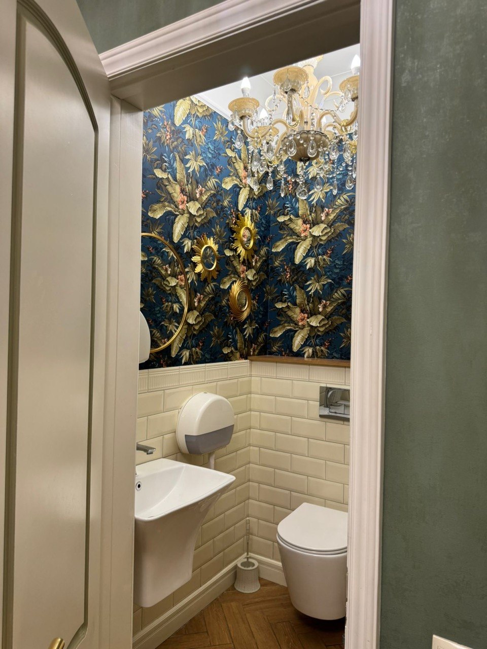 Сервировка и столы