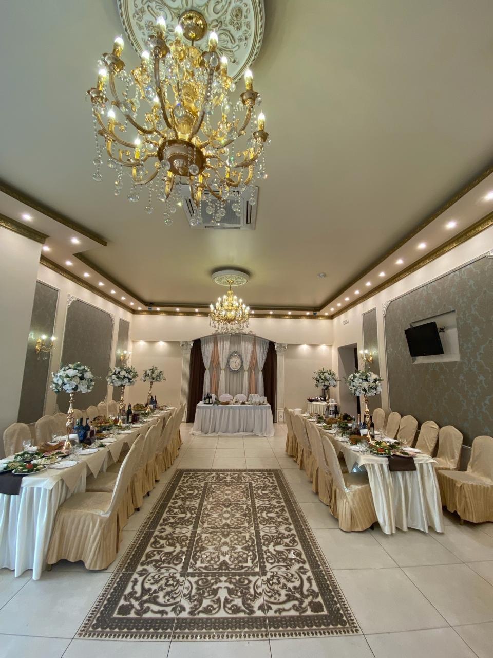 Интерьер зала Париж