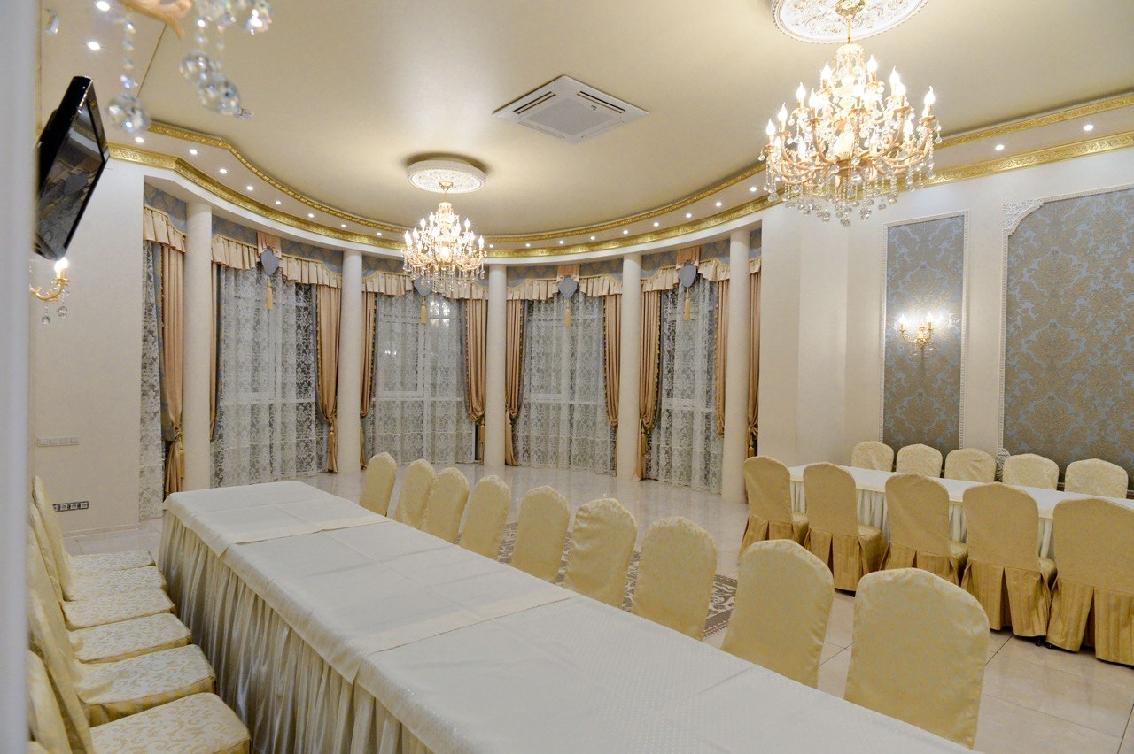 Рассадка гостей в зале Париж